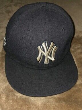 New Era Navy‎ Cap with Silver New York Yankees Logo